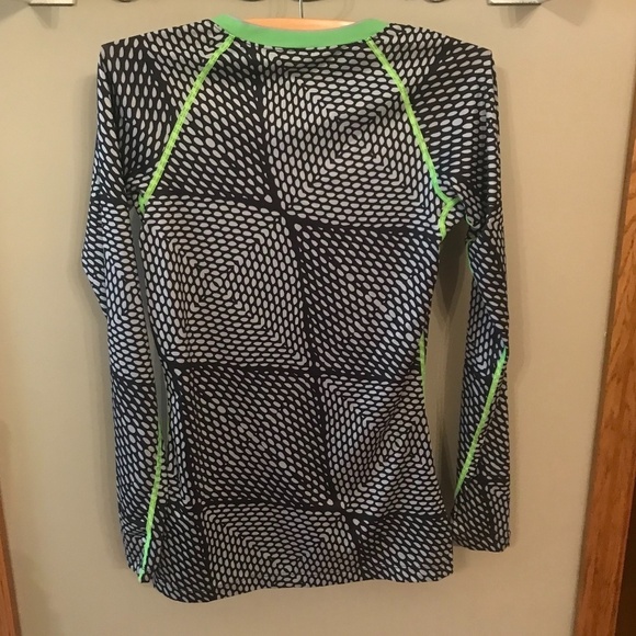 Nike pro fitted long sleeved running shirt - Picture 4 of 4